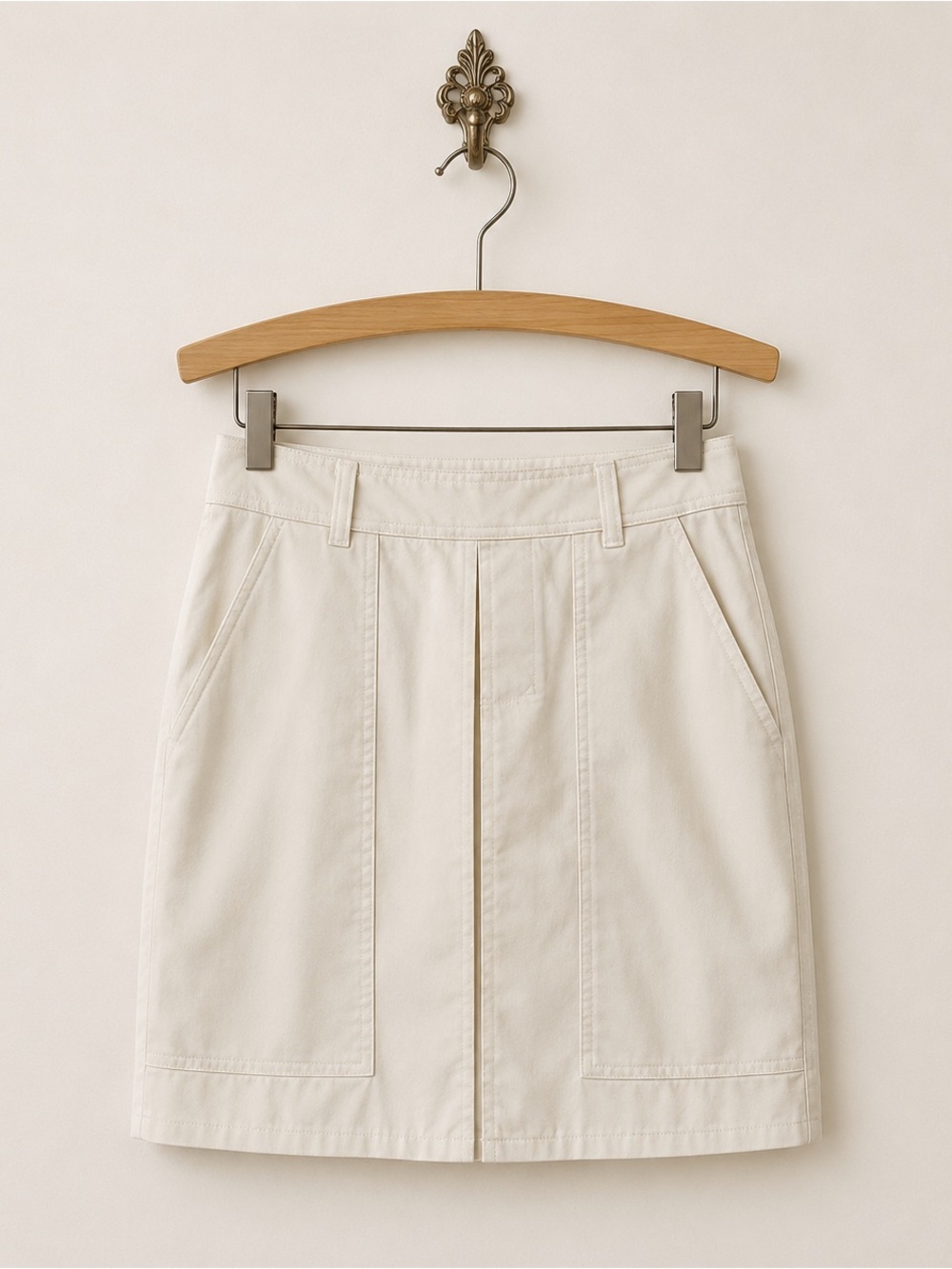Faconnable Cream Stretch Front Flap Skirt Size 4